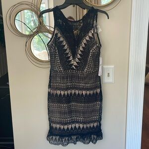 Aqua Dress - Small NWT - sleeveless - Navy with nude lining - stunning on